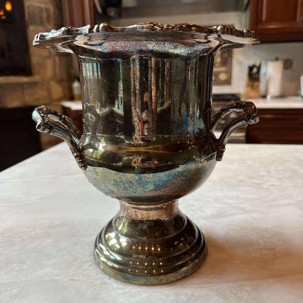 Oneida Vintage Champagne Bucket
